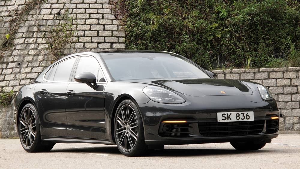 進化 Porsche Panamera 4S