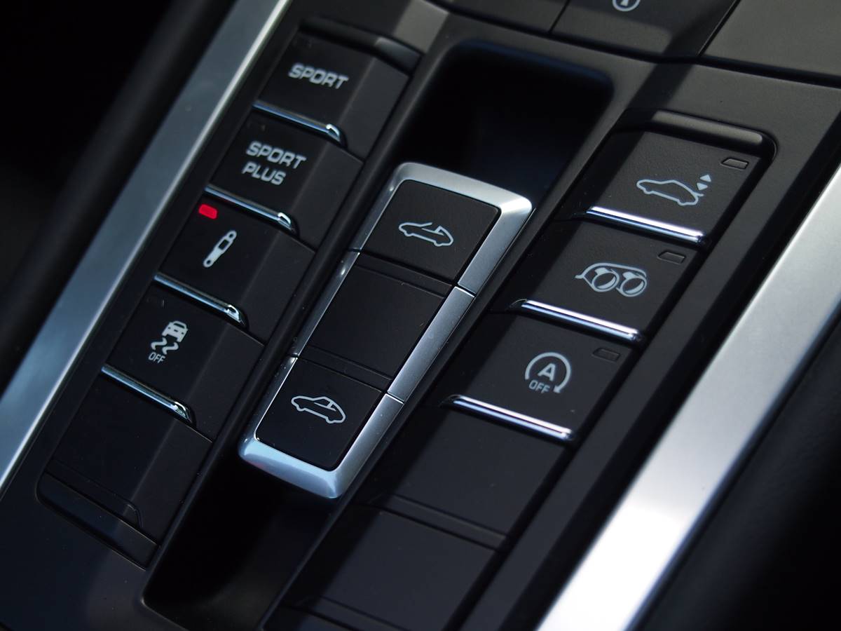 鐵漢柔情 - Porsche 911 Targa