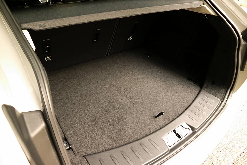 長測報告 Jaguar E-PACE S P200 Luxury