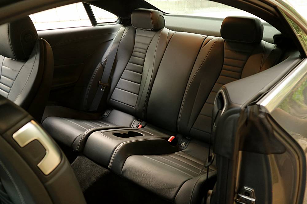 長測報告 Mercedes-Benz E 200 Coupé