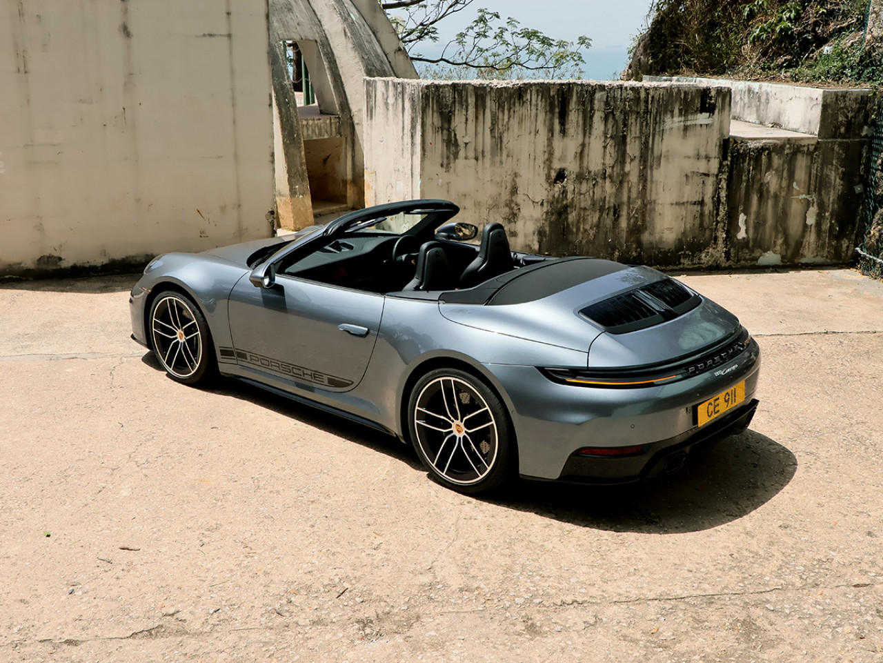 開篷的浪漫 Porsche 911 Carrera Cabriolet