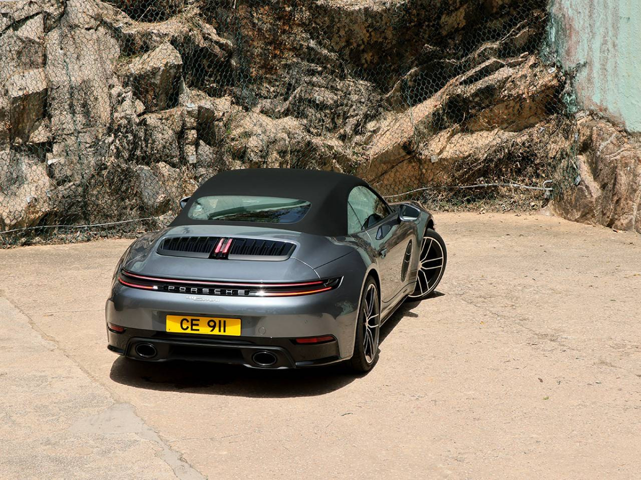 開篷的浪漫 Porsche 911 Carrera Cabriolet