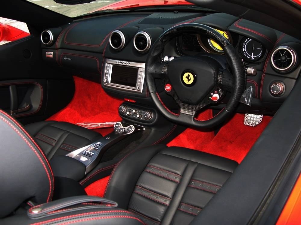 雙重性格 Ferrari California