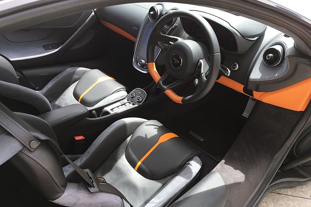 雪邦賽道激試麥拿侖570S