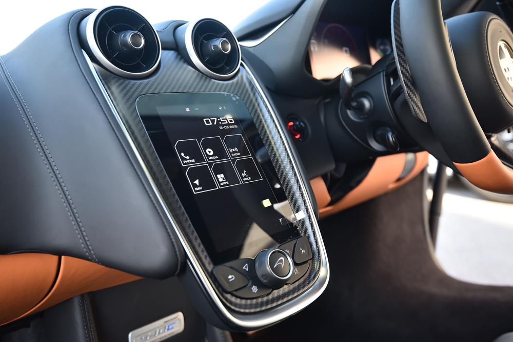 雪邦賽道激試麥拿侖570S