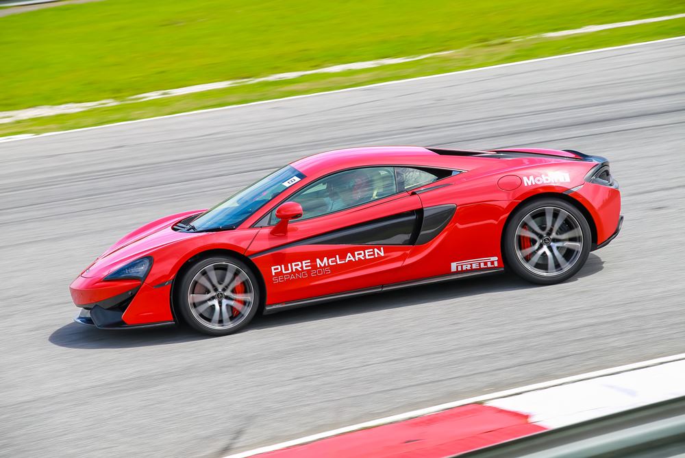 雪邦賽道激試麥拿侖570S