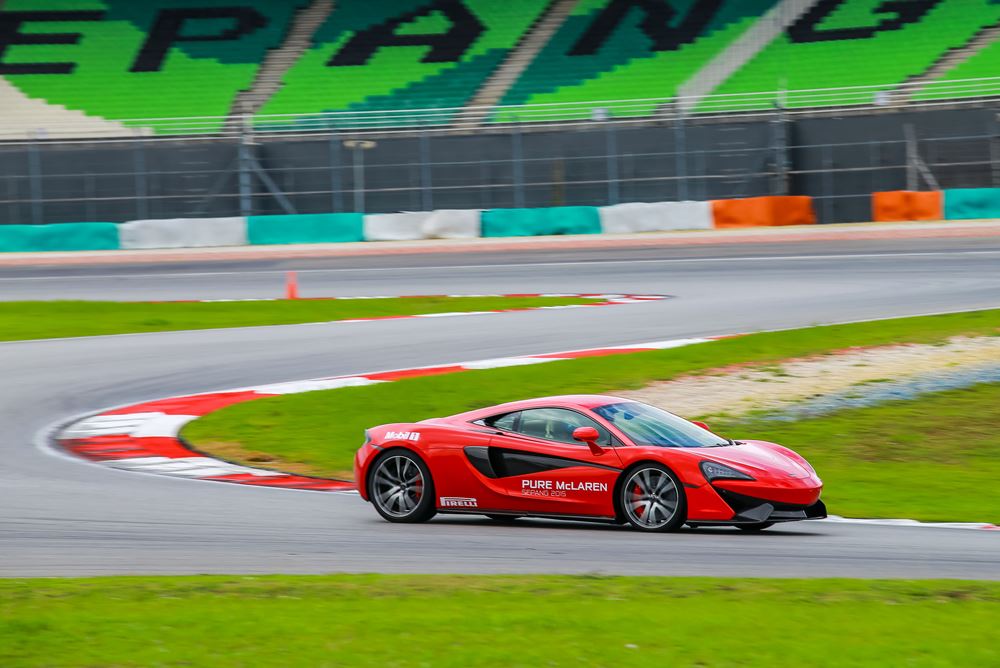 雪邦賽道激試麥拿侖570S