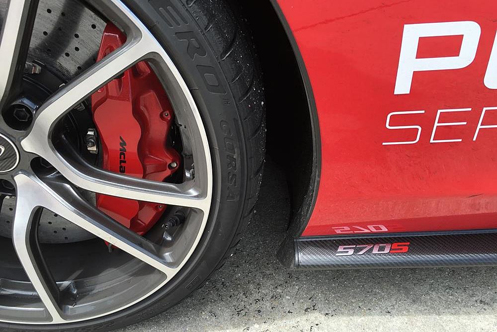 雪邦賽道激試麥拿侖570S