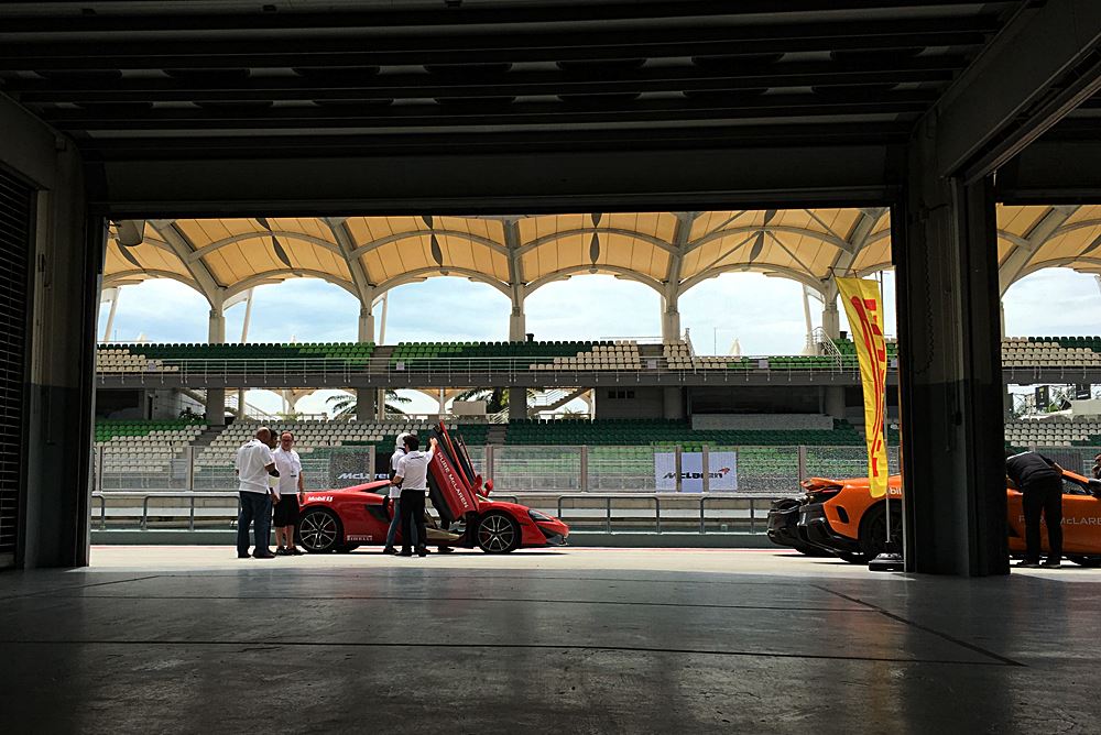 雪邦賽道激試麥拿侖570S