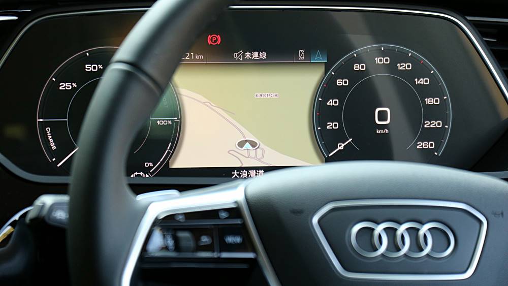 電子誘惑 Audi e-tron Sportback 55 quattro S line