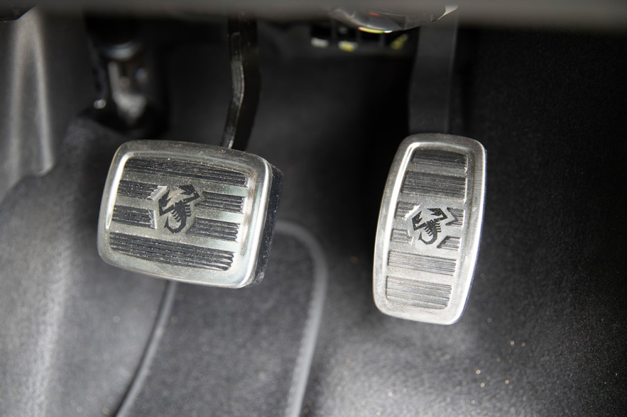  最緊要好玩  Abarth 500e