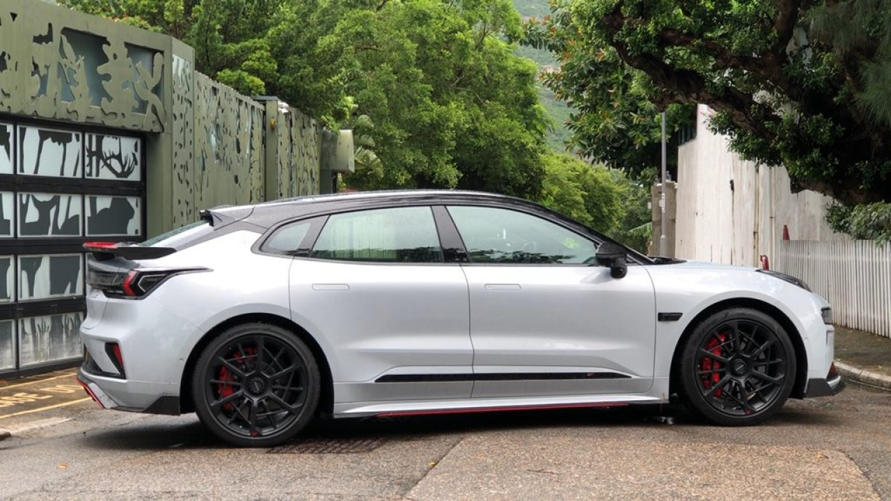 1300匹馬力 Zeekr 001 FR