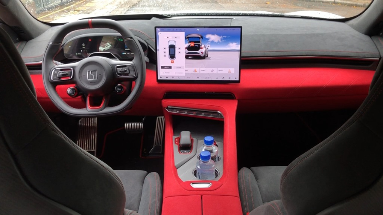 1300匹馬力 Zeekr 001 FR