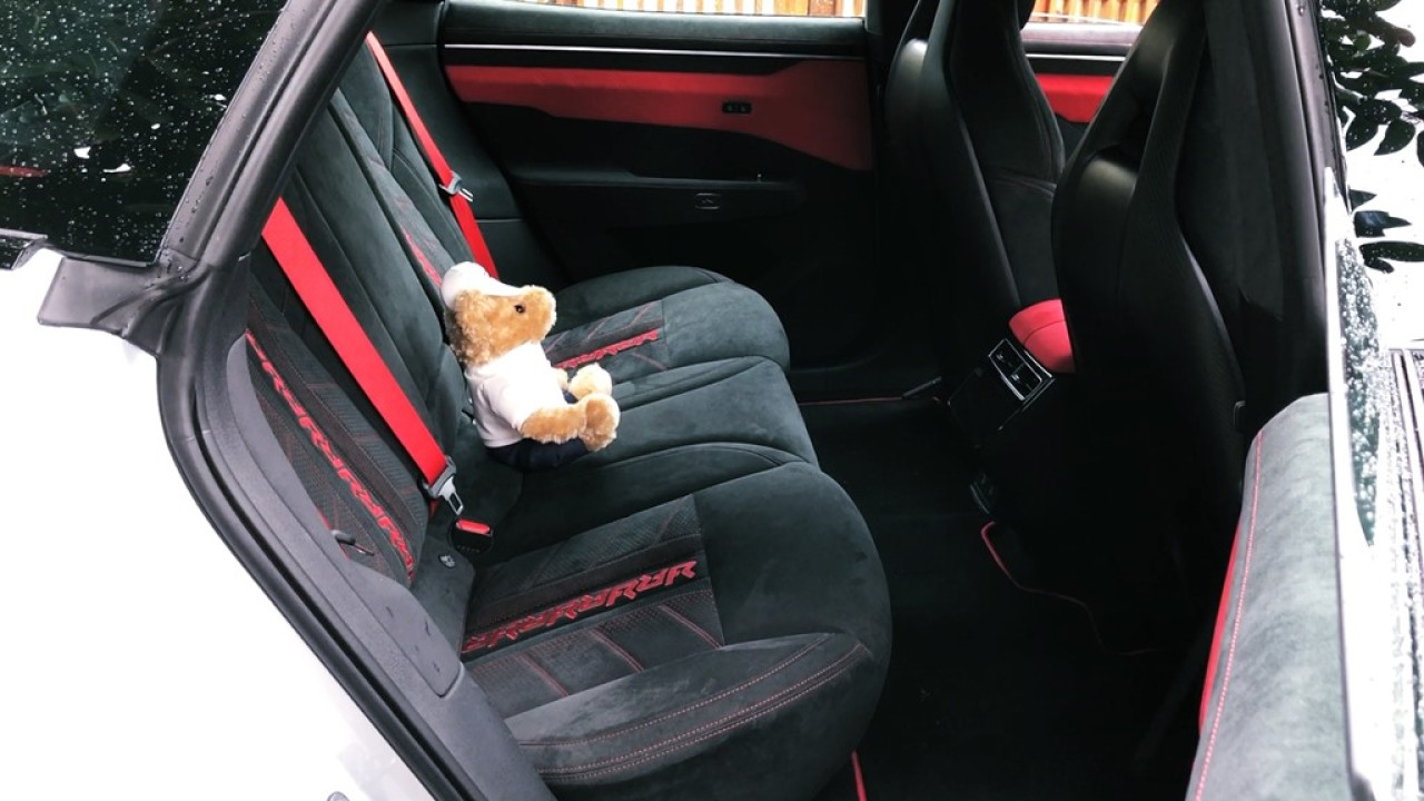 1300匹馬力 Zeekr 001 FR