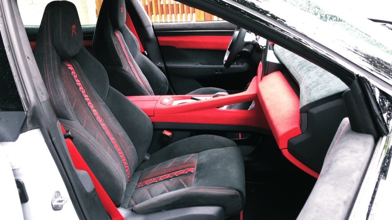 1300匹馬力 Zeekr 001 FR