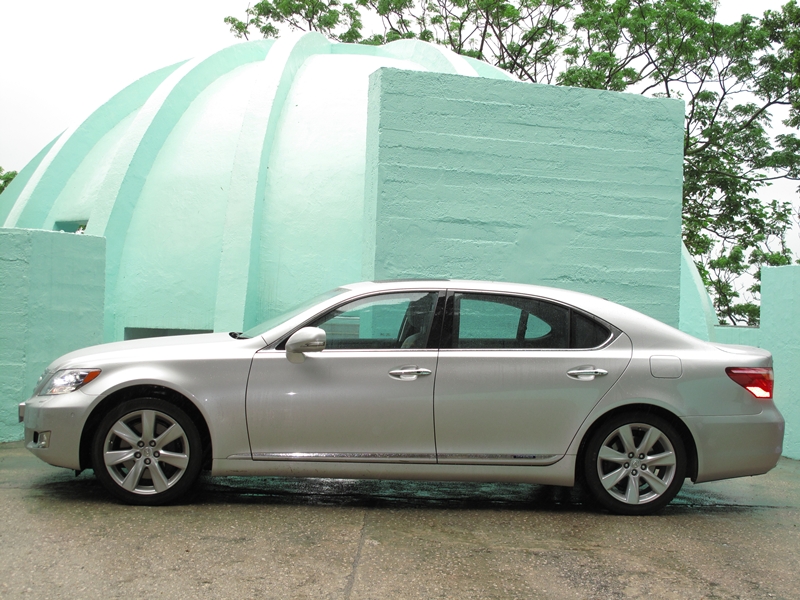 2010 Lexus LS600hL