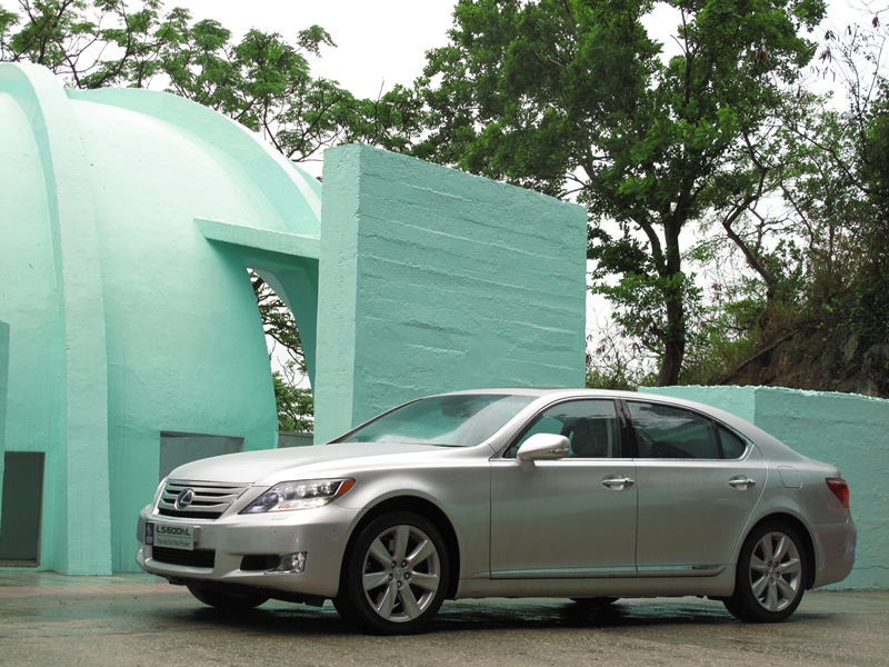 2010 Lexus LS600hL