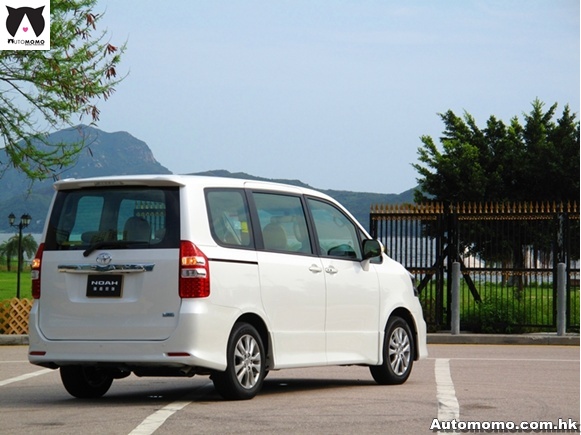 2010 Toyota Noah Luxury