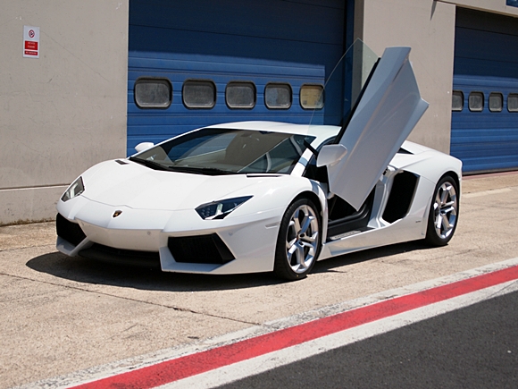 2011 Lamborghini Aventador LP 700-4