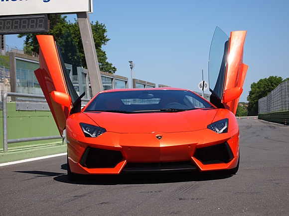 2011 Lamborghini Aventador LP 700-4