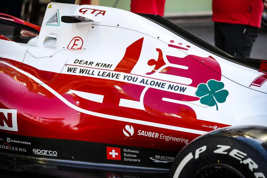 Alfa Romeo以特別方式向兩位F1車手告別