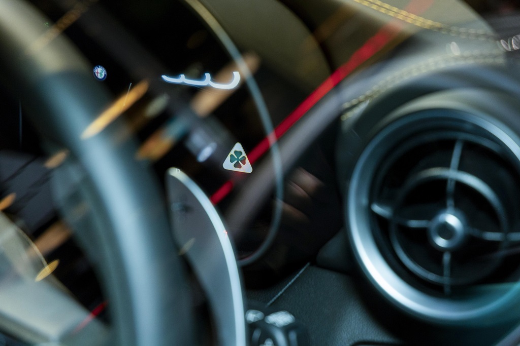 Alfa Romeo Quadrifoglio 100° Anniversario百周年特別版
