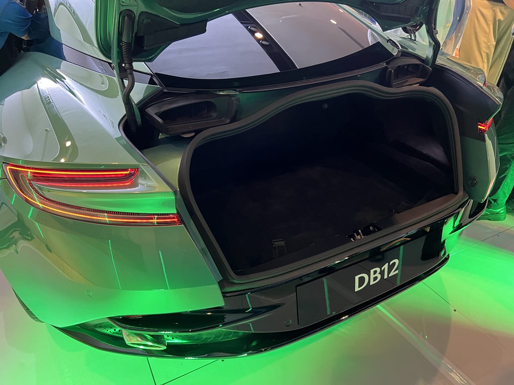 Aston Martin DB12 來港展出