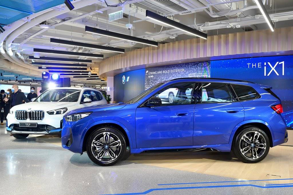 BMW iX1