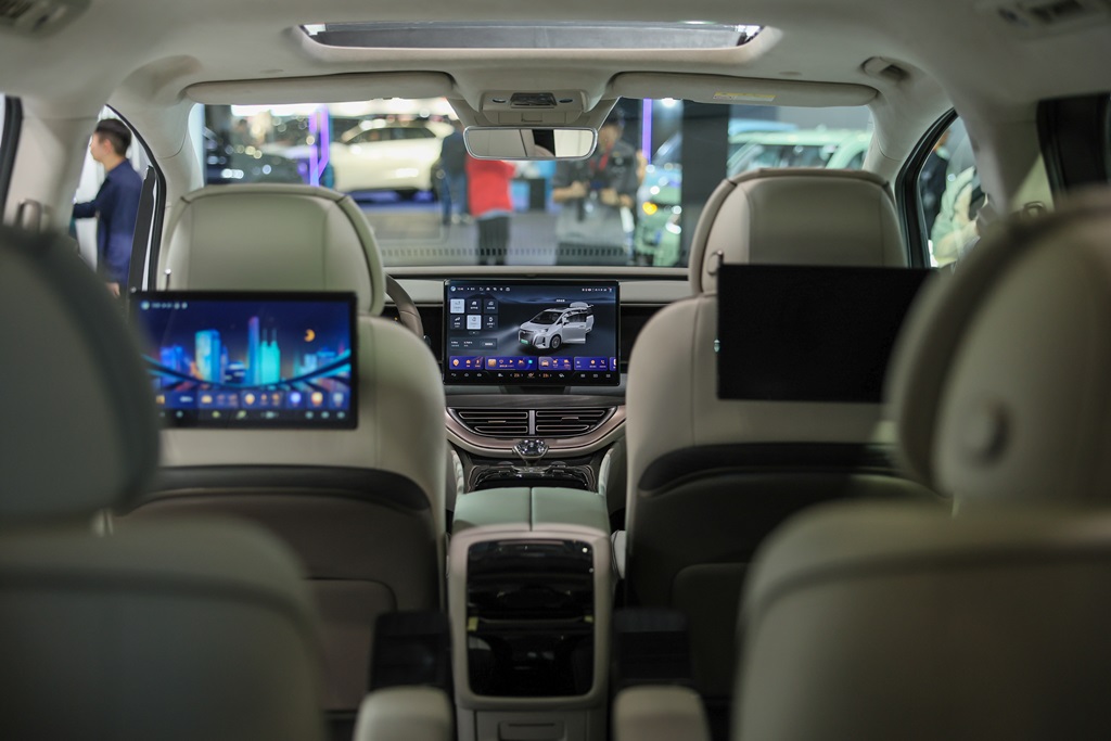 BYD Denza D9 挑戰豪華MPV市場