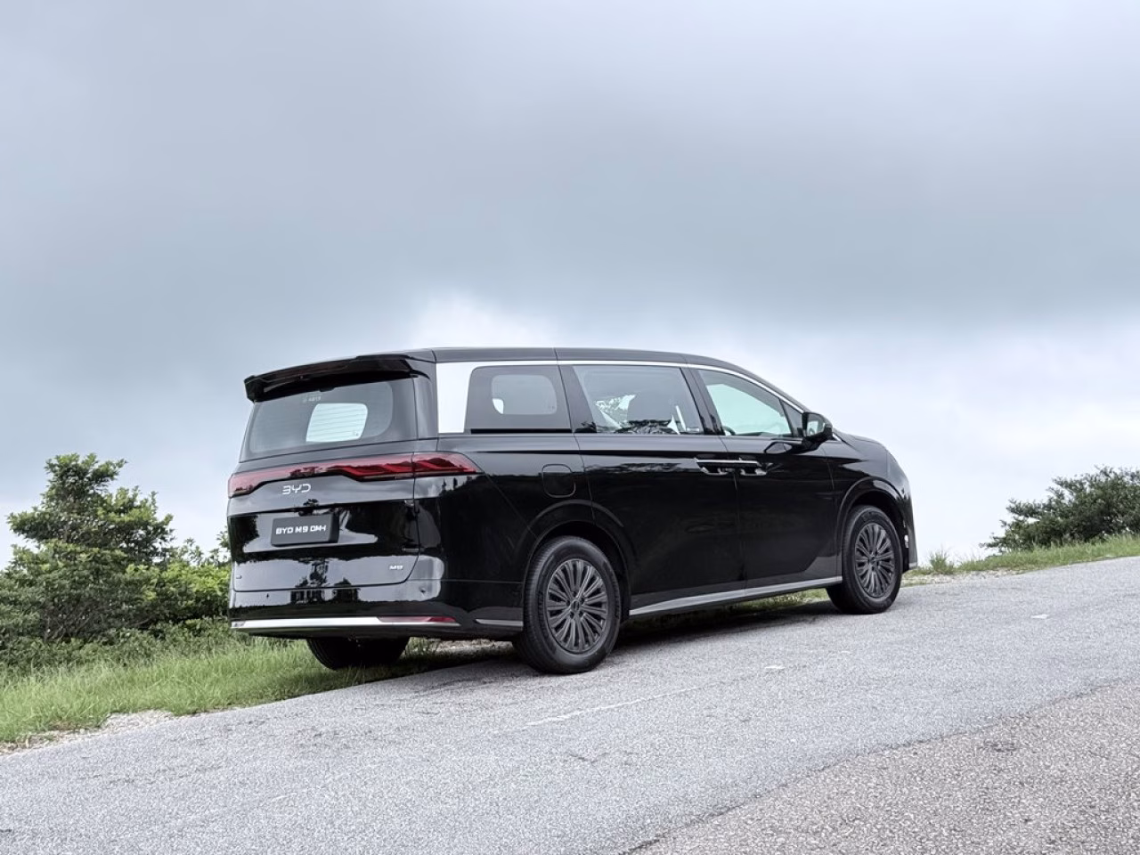 BYD M9 插電式混合動力七人MPV