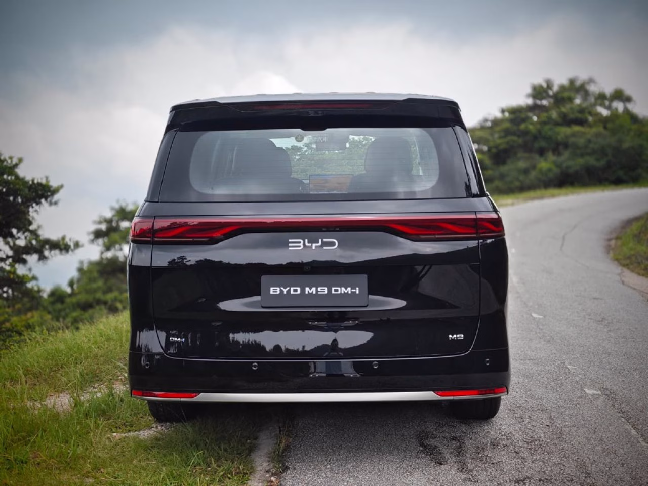 BYD M9 插電式混合動力七人MPV
