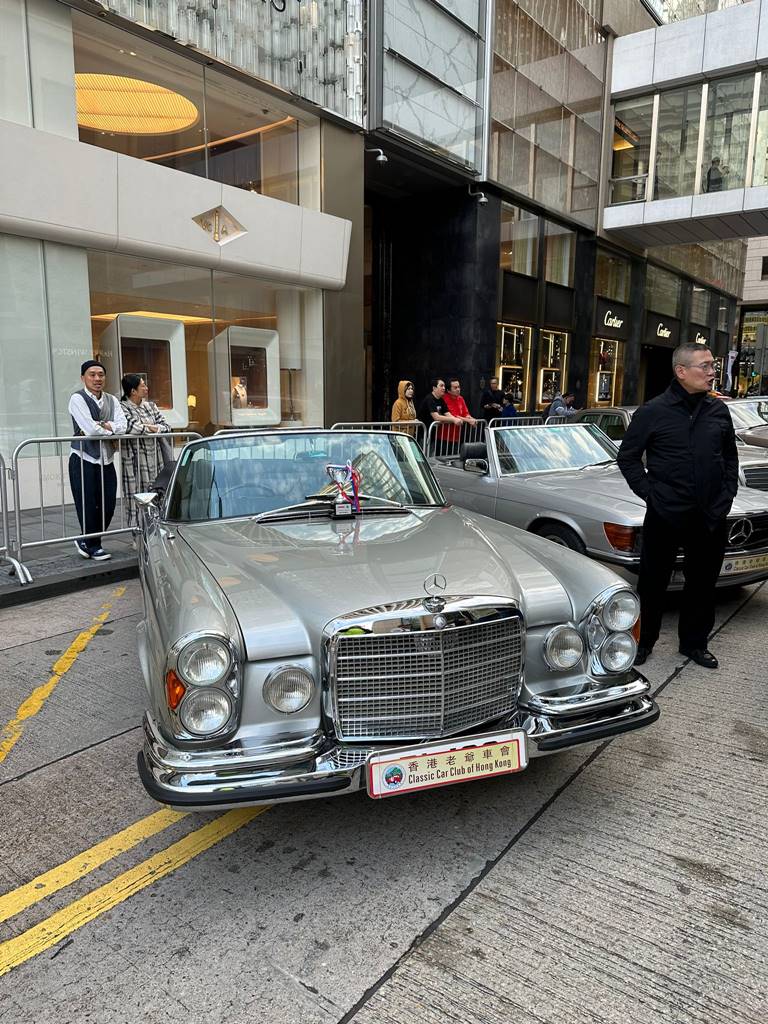 <strong>Best Engine</strong>:1973 Mercedes-Benz 280SE 3.5