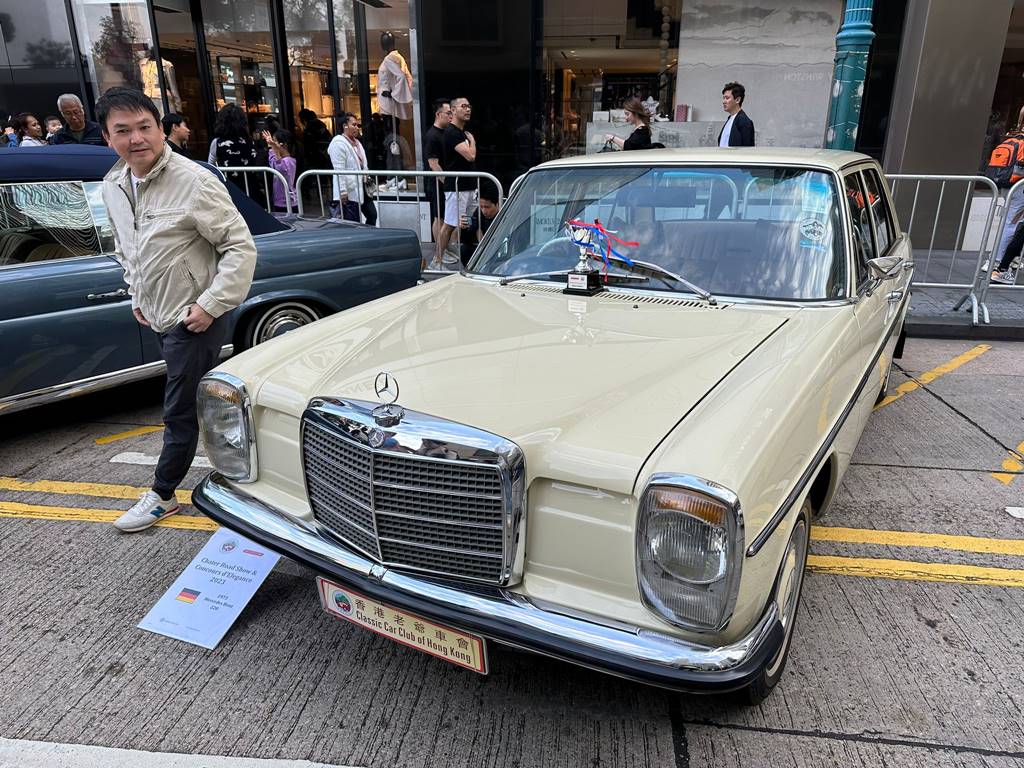 <strong>Best Saloon</strong>:1973 Mercedes-Benz 220