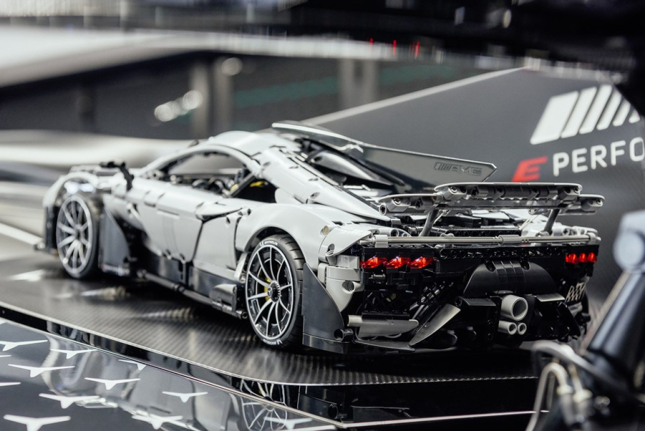 Mercedes-AMG One模型香港正式開售