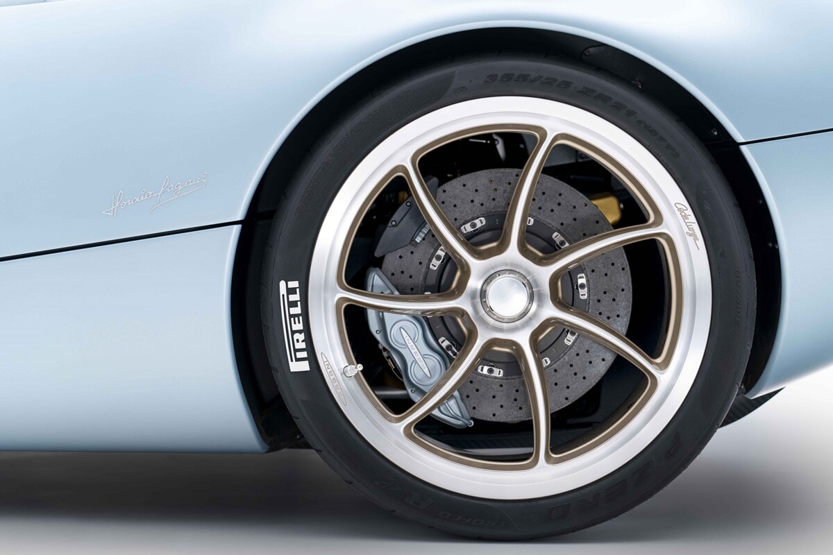 Pagani Huayra Codalunga