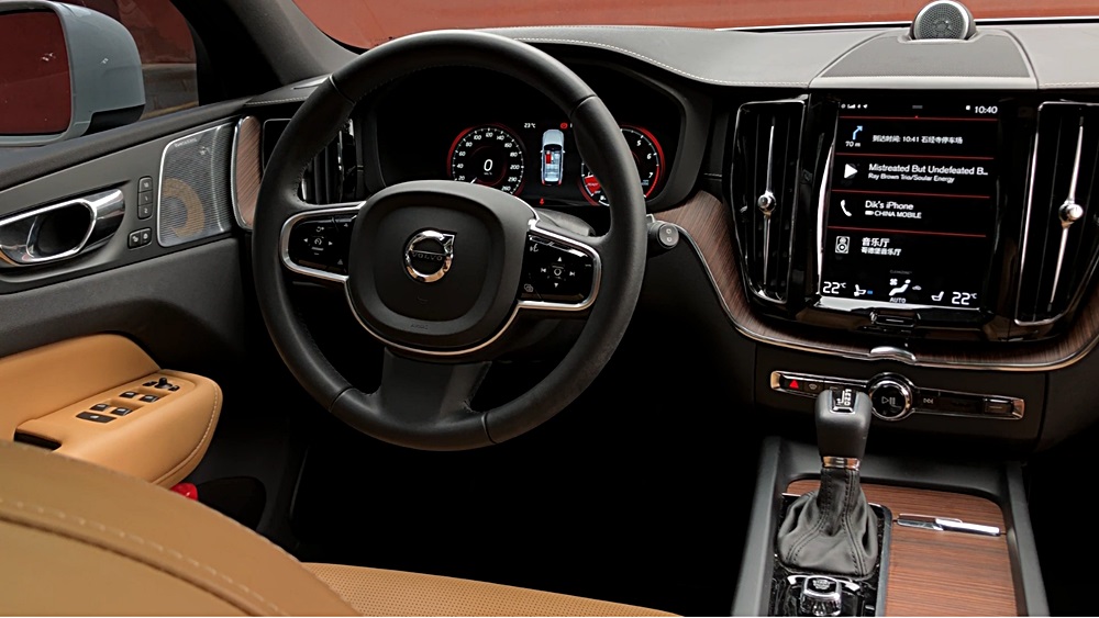 Volvo XC60 成都試車參觀生產線