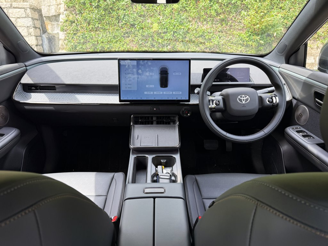 bz3X車廂設計走簡約風格，設計要空間大，實用性高。